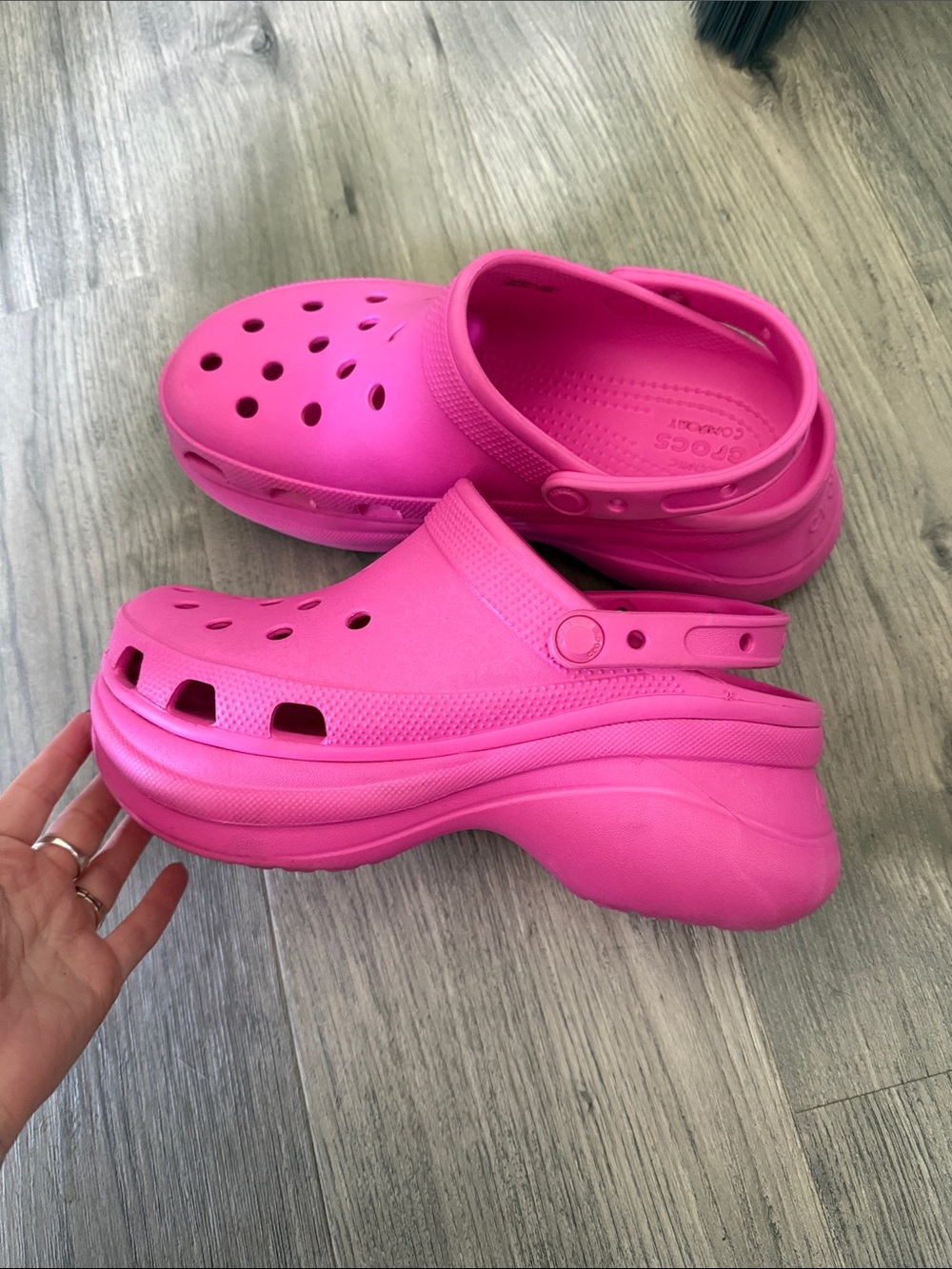 CROCS Classic Platform Clog in Bright Pink